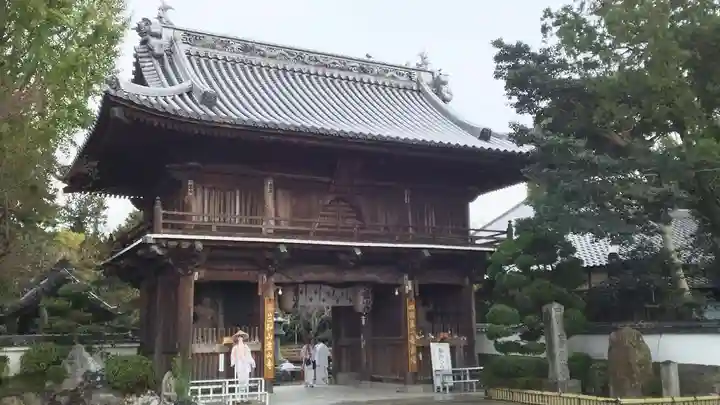 霊山寺の山門・神門