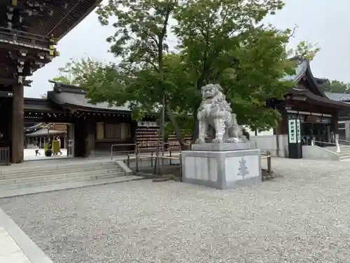 寒川神社の狛犬