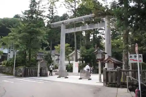 白山比咩神社の鳥居