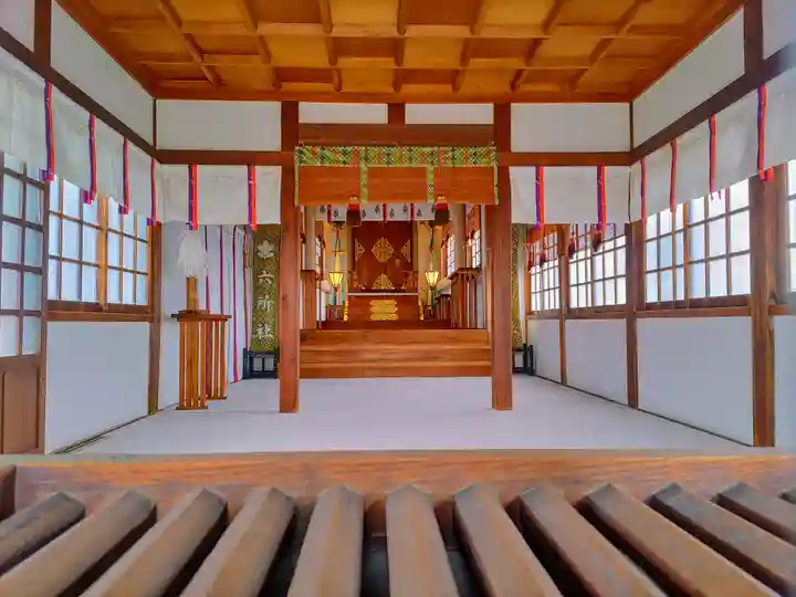 六所社(安井)の本殿・本堂