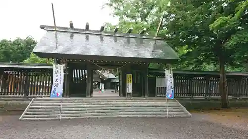 千歳神社の山門・神門