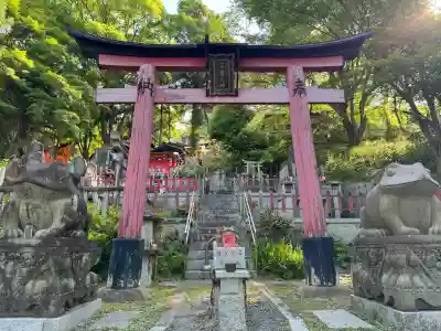 伏見稲荷大社の{uncategorized: "未分類", other: "その他", undefined: "問題あり", building: "その他建物", grave: "お墓", sacred_gate: "鳥居", guardian: "狛犬", statue: "像", buddha: "仏像", history: "歴史", nature: "自然", garden: "庭園", animal: "動物", pagoda: "塔", temizu: "手水舎", mountain_gate: "山門・神門", sanctuary: "本殿・本堂", subordinate: "末社・摂社", art: "芸術", scenery: "景色", jizo: "地蔵", ema: "絵馬", goshuin: "御朱印", omikuji: "おみくじ", items: "授与品その他", amulet: "お守り", goshuincho: "御朱印帳", eats: "食事", festival: "お祭り", votive_dance: "神楽", shichigosan: "七五三参", wedding: "結婚式", experience: "体験その他", initially: "初詣", around: "周辺", anti_infection: "感染症対策"}