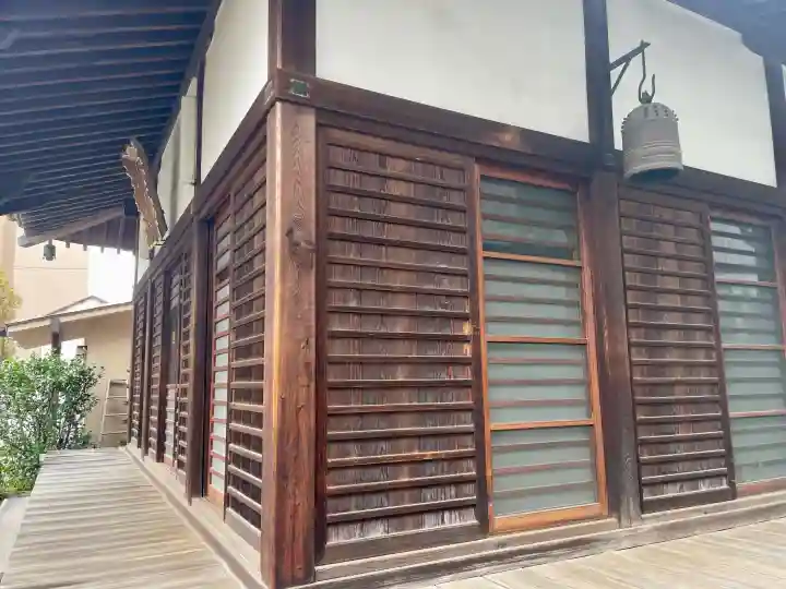 常立寺の{uncategorized: "未分類", other: "その他", undefined: "問題あり", building: "その他建物", grave: "お墓", sacred_gate: "鳥居", guardian: "狛犬", statue: "像", buddha: "仏像", history: "歴史", nature: "自然", garden: "庭園", animal: "動物", pagoda: "塔", temizu: "手水舎", mountain_gate: "山門・神門", sanctuary: "本殿・本堂", subordinate: "末社・摂社", art: "芸術", scenery: "景色", jizo: "地蔵", ema: "絵馬", goshuin: "御朱印", omikuji: "おみくじ", items: "授与品その他", amulet: "お守り", goshuincho: "御朱印帳", eats: "食事", festival: "お祭り", votive_dance: "神楽", shichigosan: "七五三参", wedding: "結婚式", experience: "体験その他", initially: "初詣", around: "周辺", anti_infection: "感染症対策"}