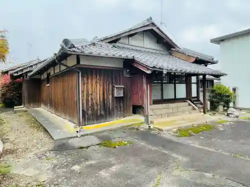 浄専寺の{uncategorized: "未分類", other: "その他", undefined: "問題あり", building: "その他建物", grave: "お墓", sacred_gate: "鳥居", guardian: "狛犬", statue: "像", buddha: "仏像", history: "歴史", nature: "自然", garden: "庭園", animal: "動物", pagoda: "塔", temizu: "手水舎", mountain_gate: "山門・神門", sanctuary: "本殿・本堂", subordinate: "末社・摂社", art: "芸術", scenery: "景色", jizo: "地蔵", ema: "絵馬", goshuin: "御朱印", omikuji: "おみくじ", items: "授与品その他", amulet: "お守り", goshuincho: "御朱印帳", eats: "食事", festival: "お祭り", votive_dance: "神楽", shichigosan: "七五三参", wedding: "結婚式", experience: "体験その他", initially: "初詣", around: "周辺", anti_infection: "感染症対策"}