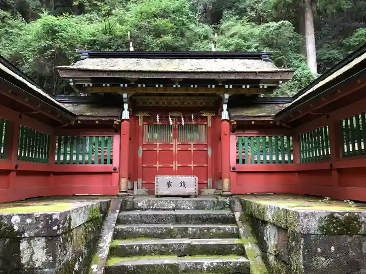 鳳来山東照宮の山門・神門