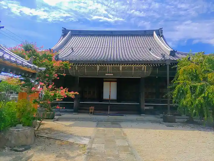 寳泉寺の本殿・本堂