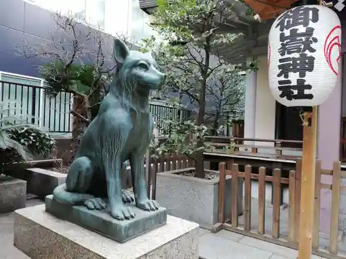 宮益御嶽神社の狛犬