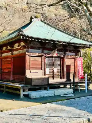 那古寺の{uncategorized: "未分類", other: "その他", undefined: "問題あり", building: "その他建物", grave: "お墓", sacred_gate: "鳥居", guardian: "狛犬", statue: "像", buddha: "仏像", history: "歴史", nature: "自然", garden: "庭園", animal: "動物", pagoda: "塔", temizu: "手水舎", mountain_gate: "山門・神門", sanctuary: "本殿・本堂", subordinate: "末社・摂社", art: "芸術", scenery: "景色", jizo: "地蔵", ema: "絵馬", goshuin: "御朱印", omikuji: "おみくじ", items: "授与品その他", amulet: "お守り", goshuincho: "御朱印帳", eats: "食事", festival: "お祭り", votive_dance: "神楽", shichigosan: "七五三参", wedding: "結婚式", experience: "体験その他", initially: "初詣", around: "周辺", anti_infection: "感染症対策"}