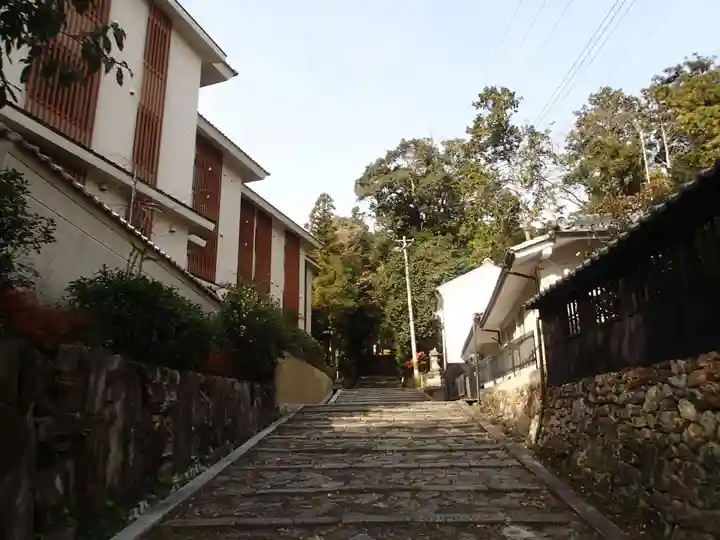 石座神社の周辺