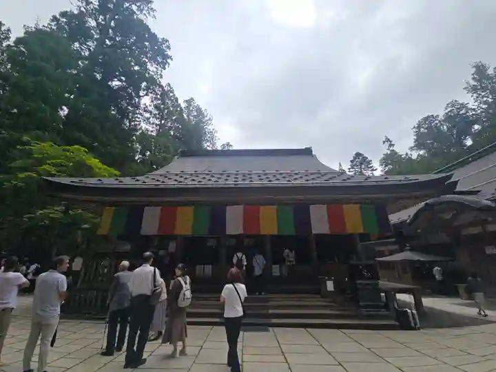 高野山金剛峯寺奥の院(和歌山県)