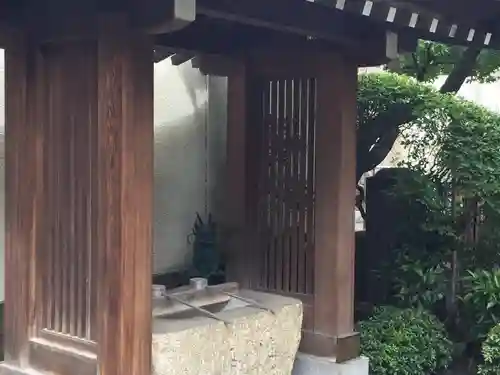 成就院の手水舎