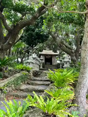 川平観音堂の{uncategorized: "未分類", other: "その他", undefined: "問題あり", building: "その他建物", grave: "お墓", sacred_gate: "鳥居", guardian: "狛犬", statue: "像", buddha: "仏像", history: "歴史", nature: "自然", garden: "庭園", animal: "動物", pagoda: "塔", temizu: "手水舎", mountain_gate: "山門・神門", sanctuary: "本殿・本堂", subordinate: "末社・摂社", art: "芸術", scenery: "景色", jizo: "地蔵", ema: "絵馬", goshuin: "御朱印", omikuji: "おみくじ", items: "授与品その他", amulet: "お守り", goshuincho: "御朱印帳", eats: "食事", festival: "お祭り", votive_dance: "神楽", shichigosan: "七五三参", wedding: "結婚式", experience: "体験その他", initially: "初詣", around: "周辺", anti_infection: "感染症対策"}
