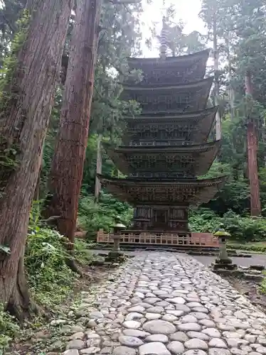 出羽神社(出羽三山神社)～三神合祭殿～の建物その他