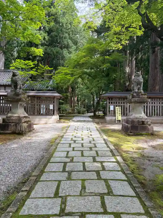 雄山神社中宮祈願殿(富山県)
