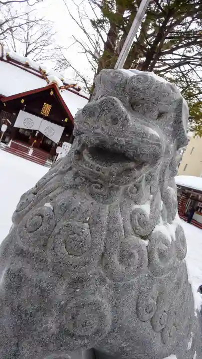 北海道神宮頓宮の狛犬
