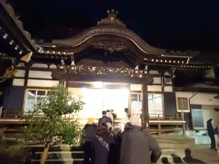 萬蔵寺の本殿・本堂