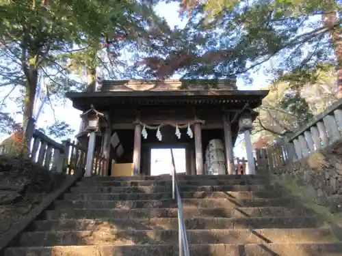 唐澤山神社の山門