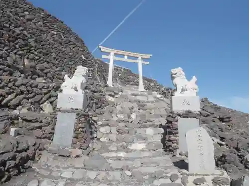 富士山頂上久須志神社の建物その他