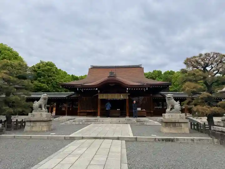城南宮の{uncategorized: "未分類", other: "その他", undefined: "問題あり", building: "その他建物", grave: "お墓", sacred_gate: "鳥居", guardian: "狛犬", statue: "像", buddha: "仏像", history: "歴史", nature: "自然", garden: "庭園", animal: "動物", pagoda: "塔", temizu: "手水舎", mountain_gate: "山門・神門", sanctuary: "本殿・本堂", subordinate: "末社・摂社", art: "芸術", scenery: "景色", jizo: "地蔵", ema: "絵馬", goshuin: "御朱印", omikuji: "おみくじ", items: "授与品その他", amulet: "お守り", goshuincho: "御朱印帳", eats: "食事", festival: "お祭り", votive_dance: "神楽", shichigosan: "七五三参", wedding: "結婚式", experience: "体験その他", initially: "初詣", around: "周辺", anti_infection: "感染症対策"}