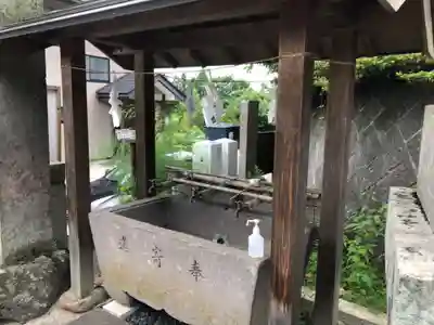 飯縄神社 里宮（皇足穂命神社）の手水舎