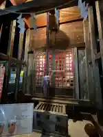 穴守稲荷神社の{uncategorized: "未分類", other: "その他", undefined: "問題あり", building: "その他建物", grave: "お墓", sacred_gate: "鳥居", guardian: "狛犬", statue: "像", buddha: "仏像", history: "歴史", nature: "自然", garden: "庭園", animal: "動物", pagoda: "塔", temizu: "手水舎", mountain_gate: "山門・神門", sanctuary: "本殿・本堂", subordinate: "末社・摂社", art: "芸術", scenery: "景色", jizo: "地蔵", ema: "絵馬", goshuin: "御朱印", omikuji: "おみくじ", items: "授与品その他", amulet: "お守り", goshuincho: "御朱印帳", eats: "食事", festival: "お祭り", votive_dance: "神楽", shichigosan: "七五三参", wedding: "結婚式", experience: "体験その他", initially: "初詣", around: "周辺", anti_infection: "感染症対策"}