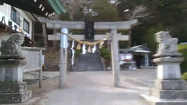 横山八幡宮の鳥居