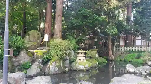 劒神社の庭園