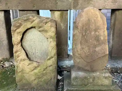五柱稲荷神社の{uncategorized: "未分類", other: "その他", undefined: "問題あり", building: "その他建物", grave: "お墓", sacred_gate: "鳥居", guardian: "狛犬", statue: "像", buddha: "仏像", history: "歴史", nature: "自然", garden: "庭園", animal: "動物", pagoda: "塔", temizu: "手水舎", mountain_gate: "山門・神門", sanctuary: "本殿・本堂", subordinate: "末社・摂社", art: "芸術", scenery: "景色", jizo: "地蔵", ema: "絵馬", goshuin: "御朱印", omikuji: "おみくじ", items: "授与品その他", amulet: "お守り", goshuincho: "御朱印帳", eats: "食事", festival: "お祭り", votive_dance: "神楽", shichigosan: "七五三参", wedding: "結婚式", experience: "体験その他", initially: "初詣", around: "周辺", anti_infection: "感染症対策"}