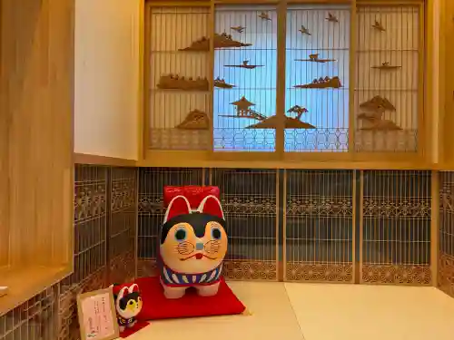 朝峯神社の{uncategorized: "未分類", other: "その他", undefined: "問題あり", building: "その他建物", grave: "お墓", sacred_gate: "鳥居", guardian: "狛犬", statue: "像", buddha: "仏像", history: "歴史", nature: "自然", garden: "庭園", animal: "動物", pagoda: "塔", temizu: "手水舎", mountain_gate: "山門・神門", sanctuary: "本殿・本堂", subordinate: "末社・摂社", art: "芸術", scenery: "景色", jizo: "地蔵", ema: "絵馬", goshuin: "御朱印", omikuji: "おみくじ", items: "授与品その他", amulet: "お守り", goshuincho: "御朱印帳", eats: "食事", festival: "お祭り", votive_dance: "神楽", shichigosan: "七五三参", wedding: "結婚式", experience: "体験その他", initially: "初詣", around: "周辺", anti_infection: "感染症対策"}