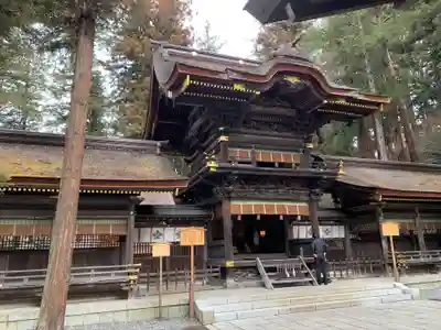 諏訪大社下社春宮の山門・神門