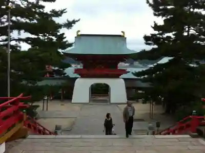 赤間神宮の山門・神門