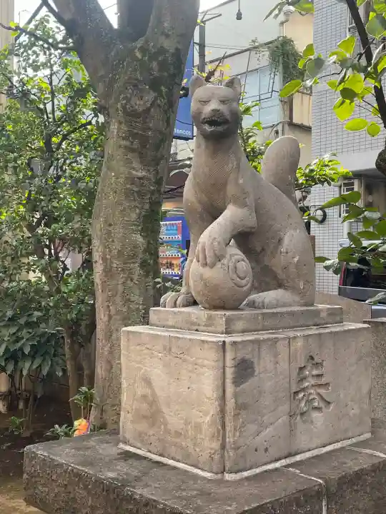皆中稲荷神社の{uncategorized: "未分類", other: "その他", undefined: "問題あり", building: "その他建物", grave: "お墓", sacred_gate: "鳥居", guardian: "狛犬", statue: "像", buddha: "仏像", history: "歴史", nature: "自然", garden: "庭園", animal: "動物", pagoda: "塔", temizu: "手水舎", mountain_gate: "山門・神門", sanctuary: "本殿・本堂", subordinate: "末社・摂社", art: "芸術", scenery: "景色", jizo: "地蔵", ema: "絵馬", goshuin: "御朱印", omikuji: "おみくじ", items: "授与品その他", amulet: "お守り", goshuincho: "御朱印帳", eats: "食事", festival: "お祭り", votive_dance: "神楽", shichigosan: "七五三参", wedding: "結婚式", experience: "体験その他", initially: "初詣", around: "周辺", anti_infection: "感染症対策"}