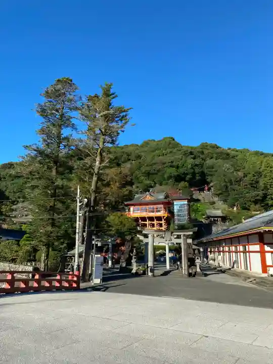 祐徳稲荷神社の{uncategorized: "未分類", other: "その他", undefined: "問題あり", building: "その他建物", grave: "お墓", sacred_gate: "鳥居", guardian: "狛犬", statue: "像", buddha: "仏像", history: "歴史", nature: "自然", garden: "庭園", animal: "動物", pagoda: "塔", temizu: "手水舎", mountain_gate: "山門・神門", sanctuary: "本殿・本堂", subordinate: "末社・摂社", art: "芸術", scenery: "景色", jizo: "地蔵", ema: "絵馬", goshuin: "御朱印", omikuji: "おみくじ", items: "授与品その他", amulet: "お守り", goshuincho: "御朱印帳", eats: "食事", festival: "お祭り", votive_dance: "神楽", shichigosan: "七五三参", wedding: "結婚式", experience: "体験その他", initially: "初詣", around: "周辺", anti_infection: "感染症対策"}