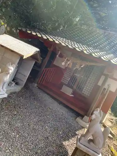 三岩稲荷神社の本殿