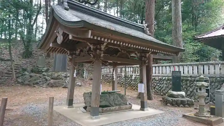 虎柏神社の手水舎