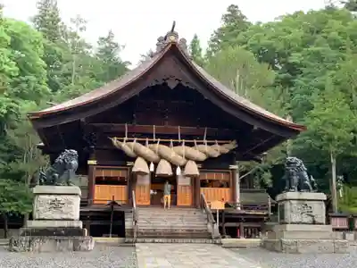 諏訪大社下社秋宮の本殿・本堂