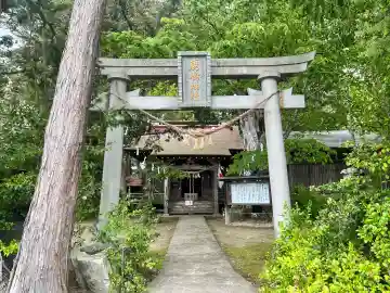 鹿嶋神社の{uncategorized: "未分類", other: "その他", undefined: "問題あり", building: "その他建物", grave: "お墓", sacred_gate: "鳥居", guardian: "狛犬", statue: "像", buddha: "仏像", history: "歴史", nature: "自然", garden: "庭園", animal: "動物", pagoda: "塔", temizu: "手水舎", mountain_gate: "山門・神門", sanctuary: "本殿・本堂", subordinate: "末社・摂社", art: "芸術", scenery: "景色", jizo: "地蔵", ema: "絵馬", goshuin: "御朱印", omikuji: "おみくじ", items: "授与品その他", amulet: "お守り", goshuincho: "御朱印帳", eats: "食事", festival: "お祭り", votive_dance: "神楽", shichigosan: "七五三参", wedding: "結婚式", experience: "体験その他", initially: "初詣", around: "周辺", anti_infection: "感染症対策"}