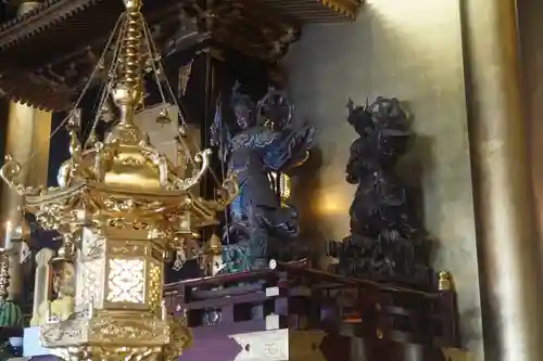 西新井大師総持寺の仏像