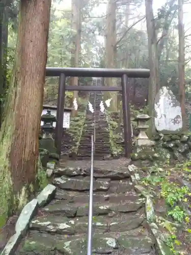 軍刀利神社の鳥居