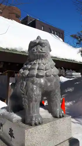 北海道神宮頓宮の狛犬