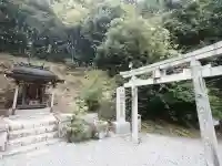 サムハラ神社 奥の宮の{uncategorized: "未分類", other: "その他", undefined: "問題あり", building: "その他建物", grave: "お墓", sacred_gate: "鳥居", guardian: "狛犬", statue: "像", buddha: "仏像", history: "歴史", nature: "自然", garden: "庭園", animal: "動物", pagoda: "塔", temizu: "手水舎", mountain_gate: "山門・神門", sanctuary: "本殿・本堂", subordinate: "末社・摂社", art: "芸術", scenery: "景色", jizo: "地蔵", ema: "絵馬", goshuin: "御朱印", omikuji: "おみくじ", items: "授与品その他", amulet: "お守り", goshuincho: "御朱印帳", eats: "食事", festival: "お祭り", votive_dance: "神楽", shichigosan: "七五三参", wedding: "結婚式", experience: "体験その他", initially: "初詣", around: "周辺", anti_infection: "感染症対策"}