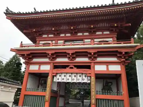 金泉寺の山門