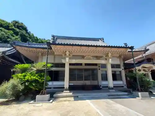 安楽寺の本殿・本堂