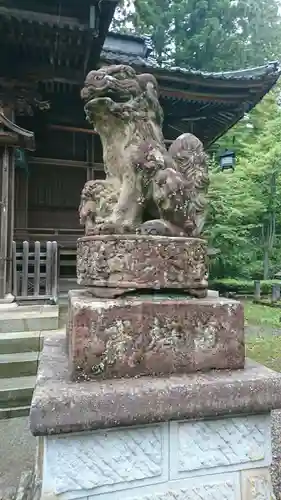 岡太神社の狛犬