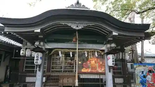 三光神社の本殿