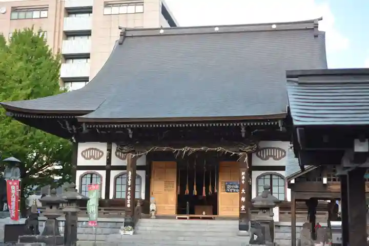 成田山札幌別院新栄寺の本殿・本堂