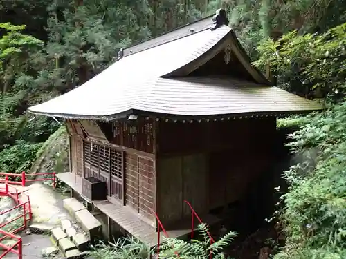 名草厳島神社の本殿