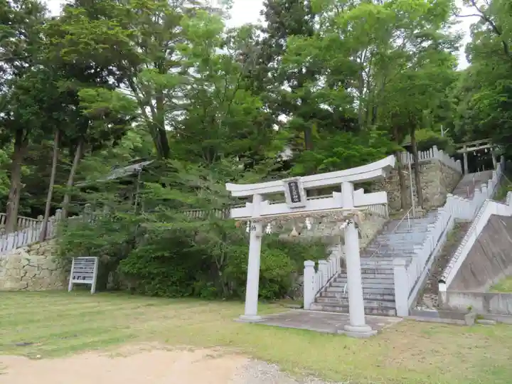 粒坐天照神社の鳥居