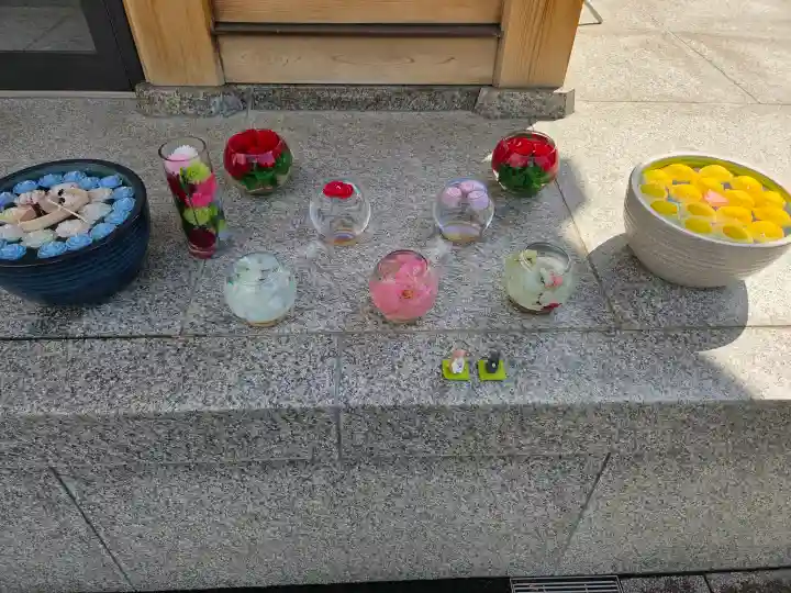 駒込妙義神社の{uncategorized: "未分類", other: "その他", undefined: "問題あり", building: "その他建物", grave: "お墓", sacred_gate: "鳥居", guardian: "狛犬", statue: "像", buddha: "仏像", history: "歴史", nature: "自然", garden: "庭園", animal: "動物", pagoda: "塔", temizu: "手水舎", mountain_gate: "山門・神門", sanctuary: "本殿・本堂", subordinate: "末社・摂社", art: "芸術", scenery: "景色", jizo: "地蔵", ema: "絵馬", goshuin: "御朱印", omikuji: "おみくじ", items: "授与品その他", amulet: "お守り", goshuincho: "御朱印帳", eats: "食事", festival: "お祭り", votive_dance: "神楽", shichigosan: "七五三参", wedding: "結婚式", experience: "体験その他", initially: "初詣", around: "周辺", anti_infection: "感染症対策"}