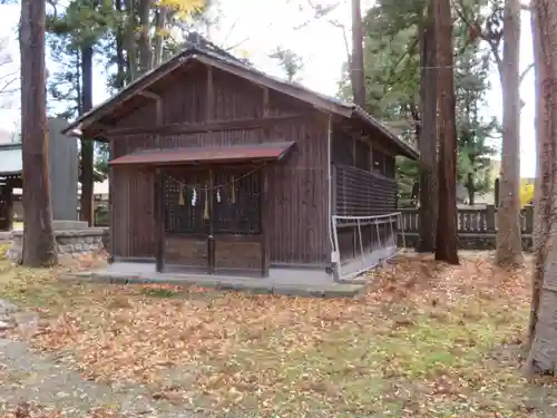 筑摩神社の建物その他